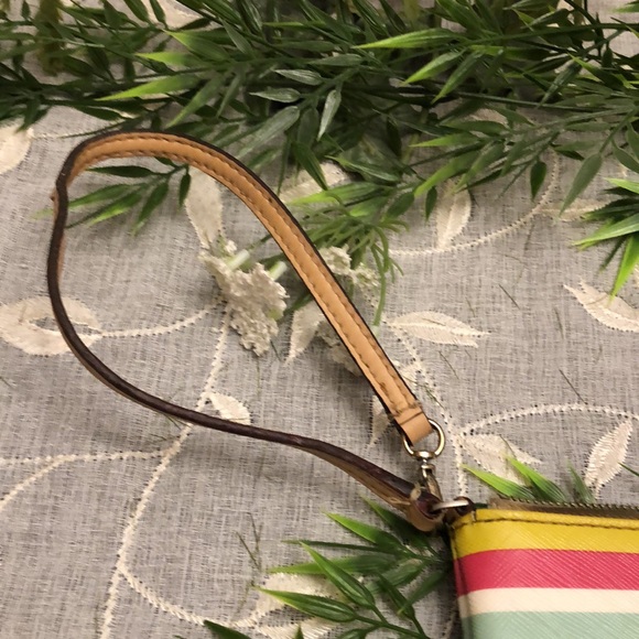 Kate Spade Wristlet - Picture 2 of 6